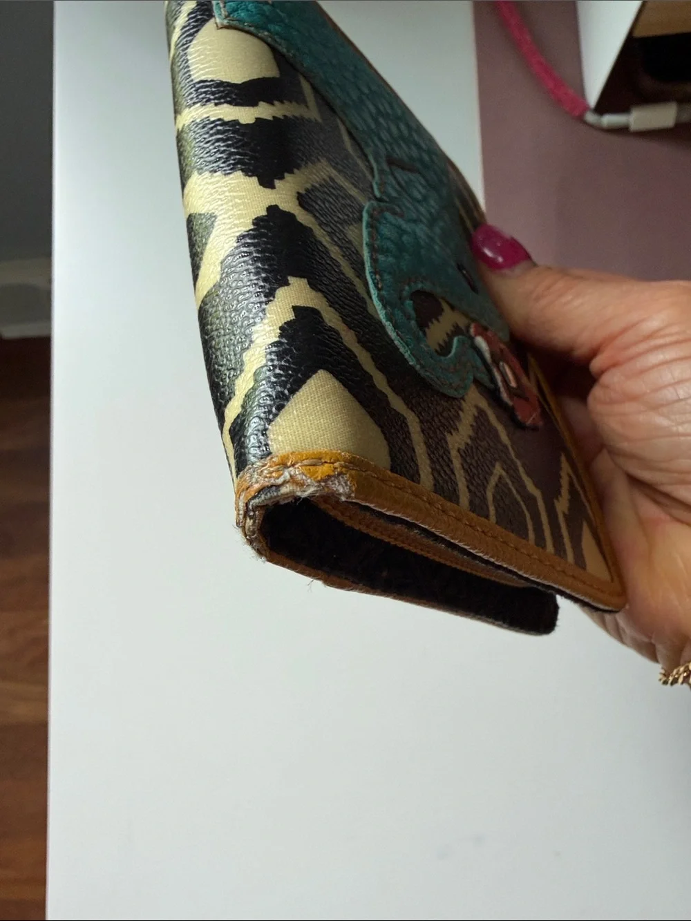 Relic Teal Elephant Wallet with Black and Cream Geometric Pattern - Picture 4 of 6